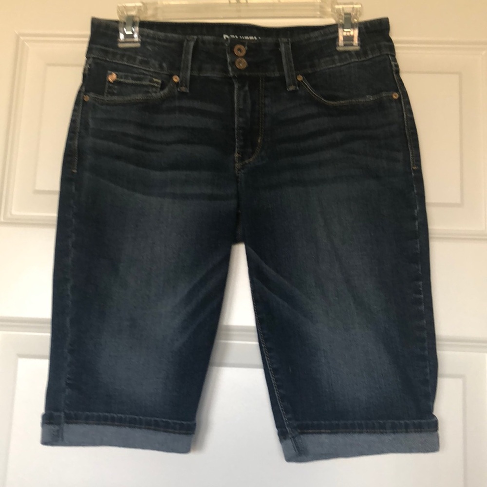 Levi’s Denizen Modern Skinny Shorts Sz 4/27